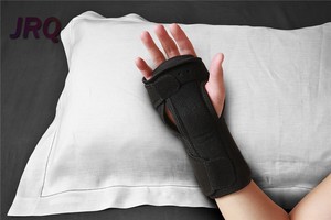 La muñeca de la noche del sueño apoyo acolchado para ayudar con túnel <span class=keywords><strong>carpiano</strong></span> y aliviar y tratar dolor de muñeca - Product Image 2