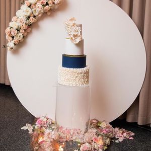 Fondo Redondo de Acrílico Blanco con Logotipo Personalizado y Opción de Exhibición para Bodas, Tamaño Personalizado Disponible - Product Image 3