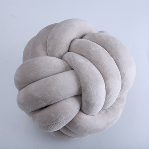 Ventes Flash : Coussin Boule Créatif en Peluche Douce à 3 Tubes – Modèles Innovants - Product Image 6