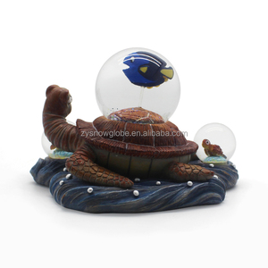 Spécialement animaux de tortue de mer <span class=keywords><strong>globe</strong></span> d'eau décoration pas cher artisanat résine - Product Image 1
