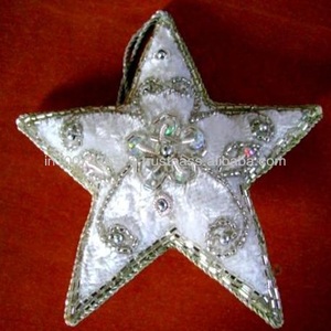 Décoration de Noël suspendue en métal en forme d'étoile avec broderie Zari, taille personnalisée - Product Image 1