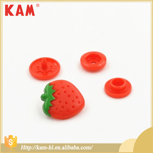 Tùy Chỉnh Màu Sắc Màu Đỏ Dễ Thương Đáng Yêu Strawberry Hình Dạng 4 Bộ Phận Nhựa Snap <span class=keywords><strong>Button</strong></span> Cho Đứa Trẻ May Quần Áo Vải Túi Váy - Product Image 2