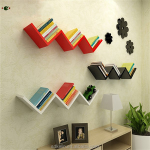 رف كتب خشبي مثبت على الحائط مصنوع من ألواح الخشب المضغوط / MDF - Product Image 1