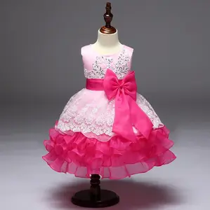 ヨーロッパのフラワーガールのウェディングドレス3歳の子供のための白い女の赤ちゃんの誕生日ドレスレイヤードモデリングドレス