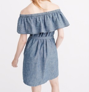 Pas cher chine gros chothing off <span class=keywords><strong>the</strong></span> shouler avec ruches bleu casual robe pour dames d'été avec ceinture 2017 - Product Image 2