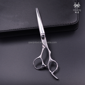 Forniture <span class=keywords><strong>professionali</strong></span> <span class=keywords><strong>da</strong></span> <span class=keywords><strong>parrucchiere</strong></span> di <span class=keywords><strong>forbici</strong></span> <span class=keywords><strong>da</strong></span> barbiere <span class=keywords><strong>forbici</strong></span> <span class=keywords><strong>da</strong></span> taglio e <span class=keywords><strong>forbici</strong></span> per diradamento per parrucchieri per uso barbiere - Product Image 4