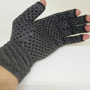 Reusable Lightweight Compression Therapy Gloves for Anti-Arthritis and <strong>Rheumatoid</strong> Hand <strong>Pain</strong> <strong>Relief</strong> - Product Image 5