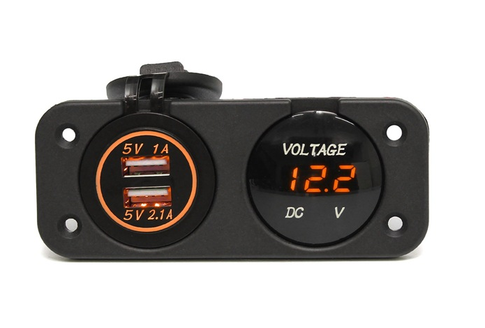 DC12V/24 V 4 Paneln con doble cargador Usb/Ditigal voltímetro y socket disyuntor barco coche