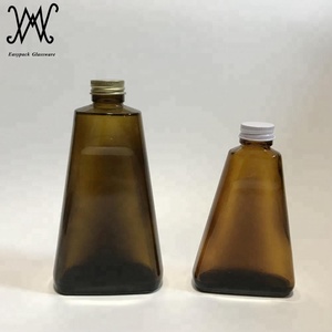 Chai Vitamine Thủy Tinh Màu Hổ Phách Hình Tam Giác 320Ml Có Nắp Kim Loại - Product Image 4