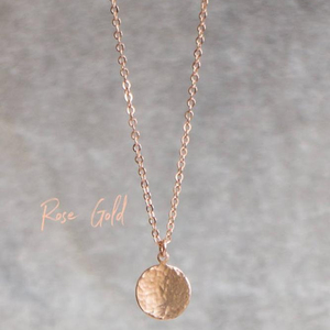 Personalizzato Oro Martellato Disc Collana per la Mamma Figlia, Regalo di giorno di Madri. - Product Image 3