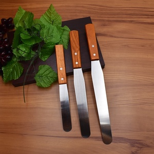 <span class=keywords><strong>Set</strong></span> <span class=keywords><strong>di</strong></span> Spatole in Acciaio Inox da 5,5, 8 e 10 Pollici con Manico in Legno, Strumenti Ecologici per Decorazione Torte, <span class=keywords><strong>Pasticceria</strong></span> e Glassatura - Product Image 5