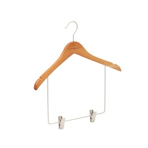 Cintres longs en bois naturel LINDON pour vêtements (haut et bas) - Product Image 2