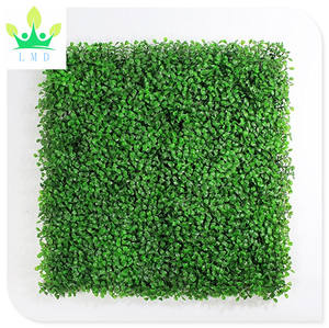 Темно-Зеленые искусственные панели из самшита 40 "L X 40" с пластиком и шелковой травой - Product Image 1