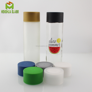 Wholesale 350ml round Cylinder Shaped Beverage Glass Bottle with Color Plastic Lid 12oz voss water bottle Screw Cap Seal Type