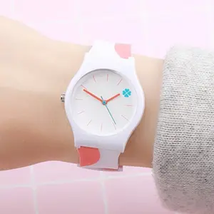 Relógios de plástico coloridos feito sob encomenda, relógios baratos promocionais transparente pvc, relógio de pulseira oem