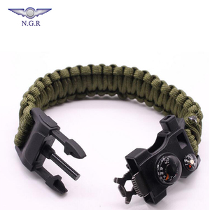 Bracelet de survie multifonction avec thermomètre, boussole, sifflet allume-feu, multi-outils vente en gros - Product Image 5