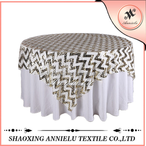 Fantaisie <span class=keywords><strong>Blanc</strong></span> et <span class=keywords><strong>champagne</strong></span> sequin chevron couverture <span class=keywords><strong>de</strong></span> table <span class=keywords><strong>de</strong></span> mariage - Product Image 2