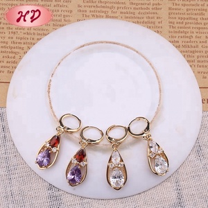 Grands modèles de boucles d'oreilles, bijoux saoudiens en or 22 carats, design <span class=keywords><strong>goutte</strong></span> d'eau, pierre en zircone cubique - Product Image 2