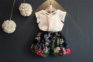 Set di Abbigliamento per Bambine in Stile Coreano alla Moda, Bellissima Camicia Bianca con Pantaloncini - Product Image 2