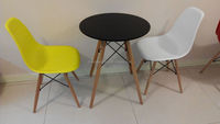 Table Eams avec plateau en MDF