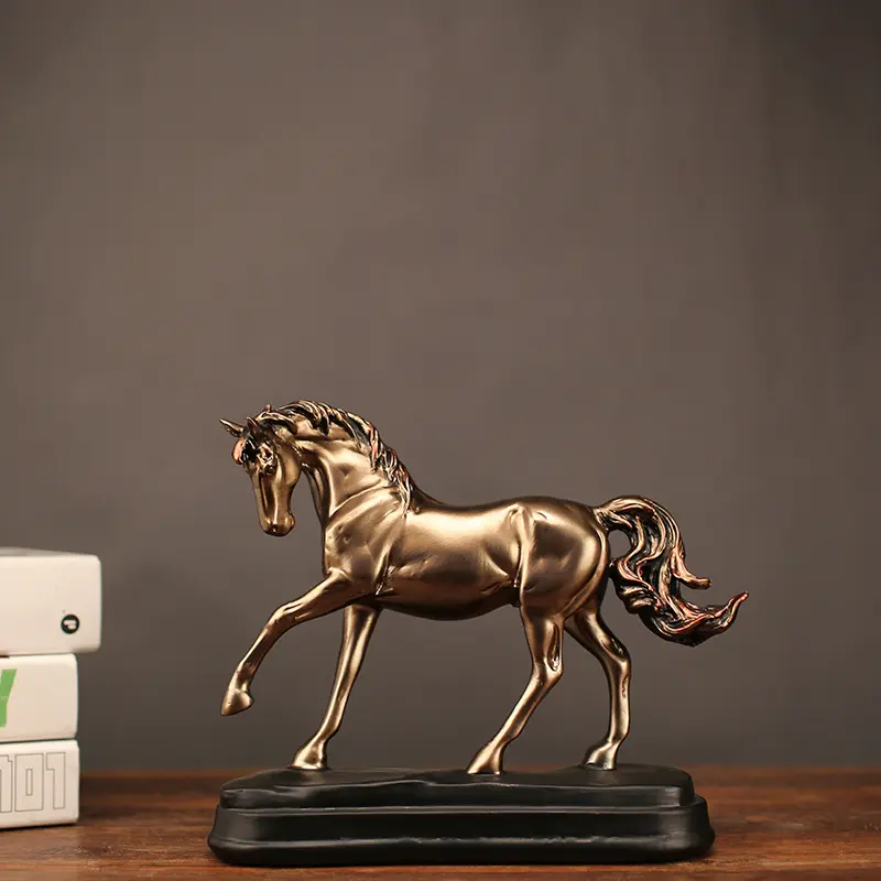 Mestiere della resina della statua della figurina del cavallo dorato della resina su misura per la decorazione domestica