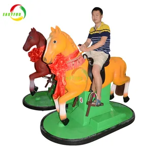 Parque de Atracciones adulto montar a caballo de carreras
