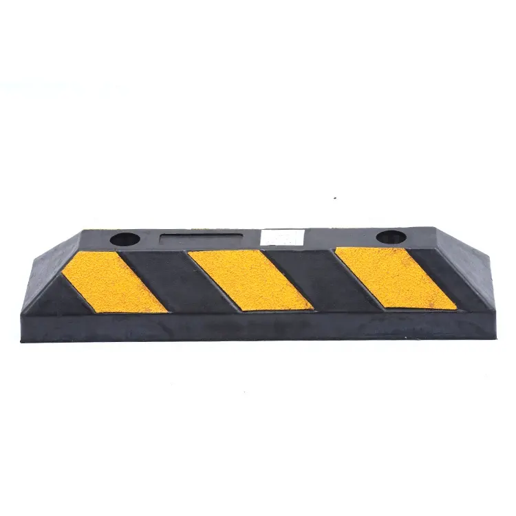 Reflective Rubber Truck Wheel Stopper Roadway Products For Traffic