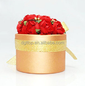 round wedding candy boxes with flower decoration