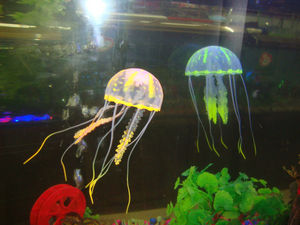Poisson artificiel en silicone décoration d'aquarium flottant méduse artificielle pour réservoir d'aquarium - Product Image 5