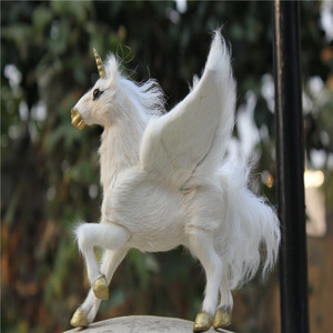 Jardin ornements en peluche faux de marche jouet licorne - Product Image 1