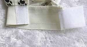 Guante de tela con forma de pata estampada mascota perro gato Animal cachorro aseo peine de masaje con masajeador TPR suave - Product Image 5