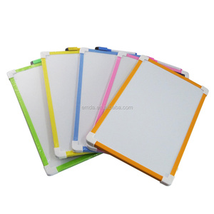 Logotipo personalizado 30x20 cm marco de plástico de colores magnético mini pizarra para los niños - Product Image 3