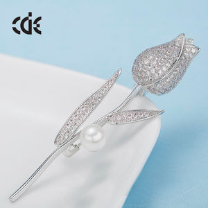 CDEファッションジュエリージルコニアホワイトラインストーンローズブローチ - Product Image 3