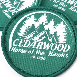 Sắt Trên Ủng Hộ Dệt Phù Hiệu Custom Made Tên Logo <span class=keywords><strong>Merrow</strong></span> Biên Giới Màu Xanh Lá Cây Dệt Vá Nhãn Cho Áo Phông - Product Image 2