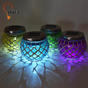 Nouveau design Fine apparence solaire jardin lumière décorative verre plastique métal lumières faire solaire mosaïque solaire jardin lumières