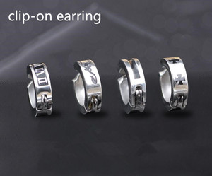Boucles d'oreilles à clipser en acier inoxydable sans piercing pour femmes et hommes, boucles d'oreilles à motif de chiffres romains en croix - Product Image 2