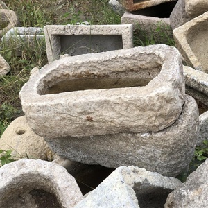 Mangiatoie per Maiali in Granito Antico Recuperato per Decorazione Giardino - Product Image 1