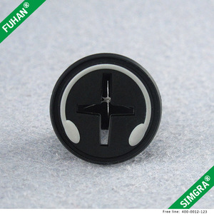 Mochila escolar con puerto para auriculares, Parche de goma de PVC - Product Image 3