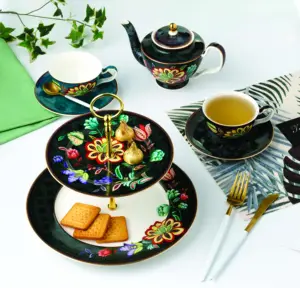Ensemble d'assiettes et plats en céramique en porcelaine colorée de luxe européen avec design de fleurs