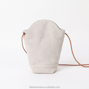 Bolso pequeño para teléfono de mujer, bandolera de piel de ante - Product Image 4