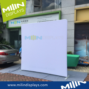 Banner e Supporto Personalizzati 8x8ft, Fondale Ripetibile e Retrattile - Product Image 3