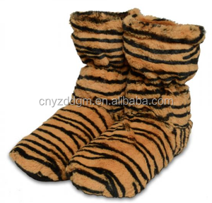 Masculine Wholesale wheat bag slippers For Every Summer Outfit