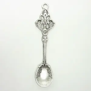 Best selling Factory wholesale antique silver color custom made metal 23mm spoon charm