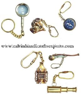 Porte-clés en laiton massif fait à la main pour la fête des pères, l'anniversaire de Noël, un cadeau de porte-clés en métal élégant pour papa et maman - Product Image 5