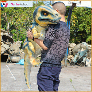 Marionnette à main animatronique réaliste Triceratop et Velociraptor accessoires de modèle pour enfants marionnette de dinosaure pour bébé - Product Image 4