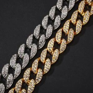 Nuovo <span class=keywords><strong>Set</strong></span> di Gioielli alla Moda con <span class=keywords><strong>Bracciale</strong></span> <span class=keywords><strong>e</strong></span> <span class=keywords><strong>Collana</strong></span> a Catena Cubana Miami con Diamanti Sintetici per <span class=keywords><strong>Uomo</strong></span> - Product Image 4