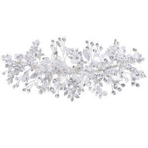 2019 <span class=keywords><strong>luxe</strong></span> cristal strass mariée <span class=keywords><strong>cheveux</strong></span> accessoires bijoux mariage couronne diadème à la main mariage <span class=keywords><strong>pince</strong></span> à <span class=keywords><strong>cheveux</strong></span> pour les femmes - Product Image 1