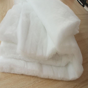 China fabricante Dacron batting 140 GSM respetuoso con el medio ambiente resistente al fuego algodón <span class=keywords><strong>guata</strong></span> poliéster edredón <span class=keywords><strong>guata</strong></span> - Product Image 5
