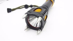 Đèn pin LED sạc lại 1000 lumen, tự vệ khẩn cấp, tích hợp còi báo động - Product Image 3