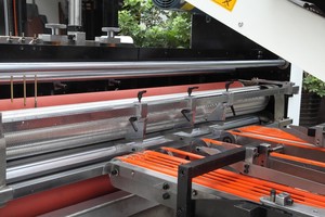 <span class=keywords><strong>Top</strong></span> tốc độ tấm ăn tông để flute <span class=keywords><strong>laminator</strong></span> - Product Image 3